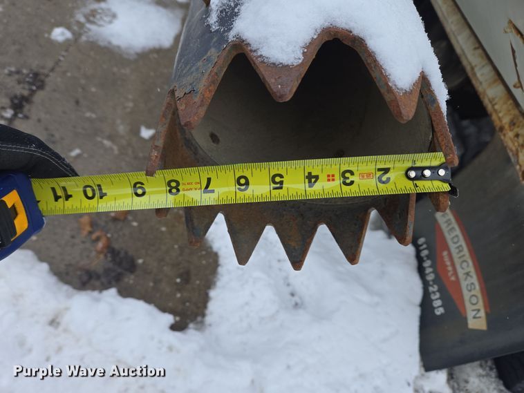 image for item EC4012 2003 Freightliner FC70 street sweeper truck