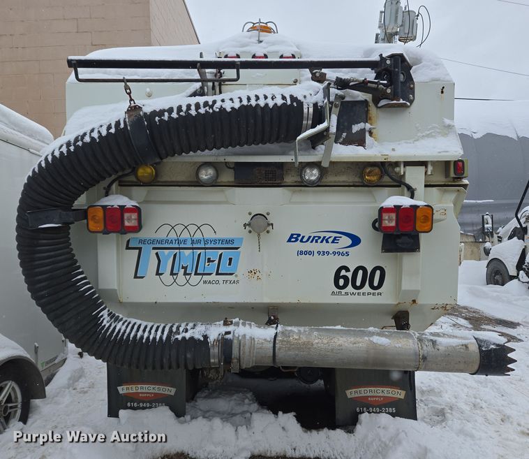 image for item EC4012 2003 Freightliner FC70 street sweeper truck