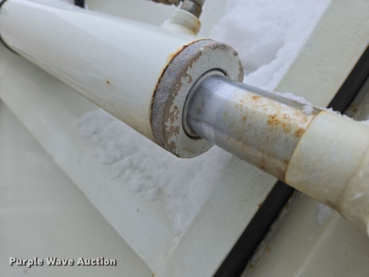 image for item EC4012 2003 Freightliner FC70 street sweeper truck