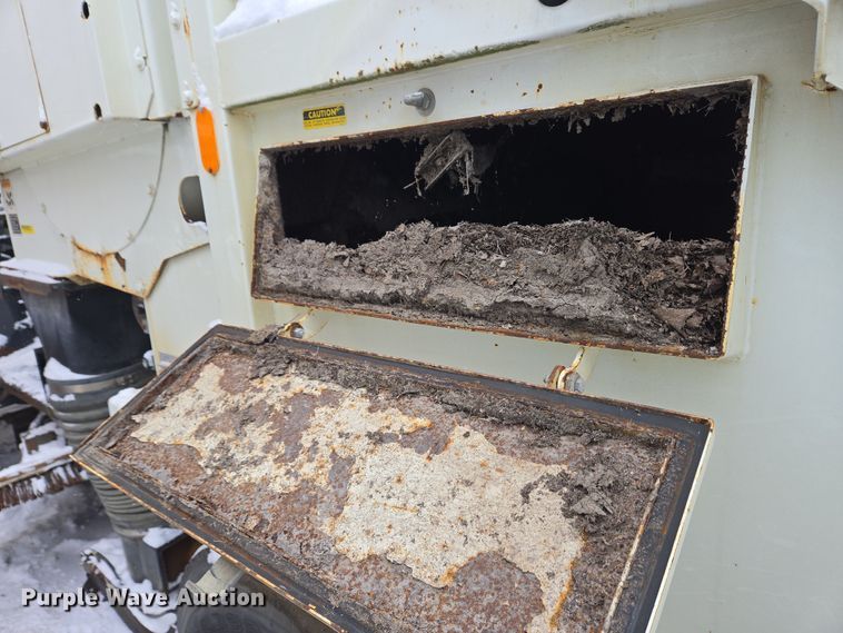 image for item EC4012 2003 Freightliner FC70 street sweeper truck