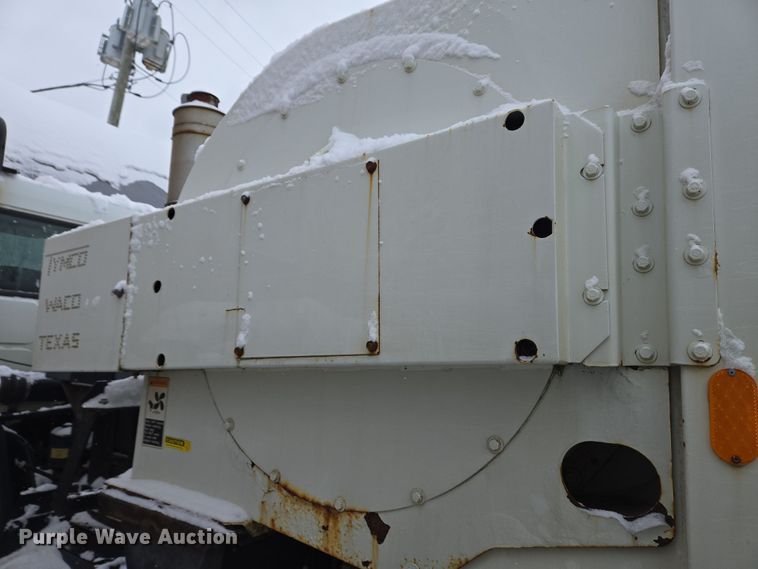 image for item EC4012 2003 Freightliner FC70 street sweeper truck