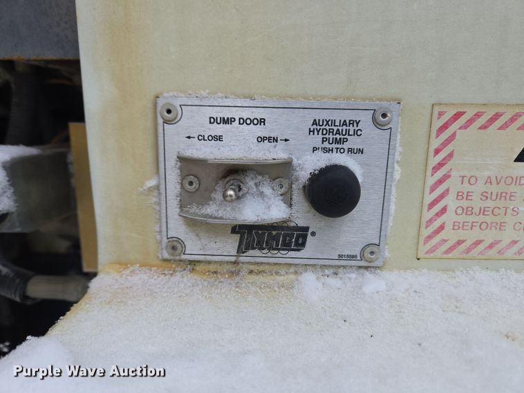 image for item EC4012 2003 Freightliner FC70 street sweeper truck