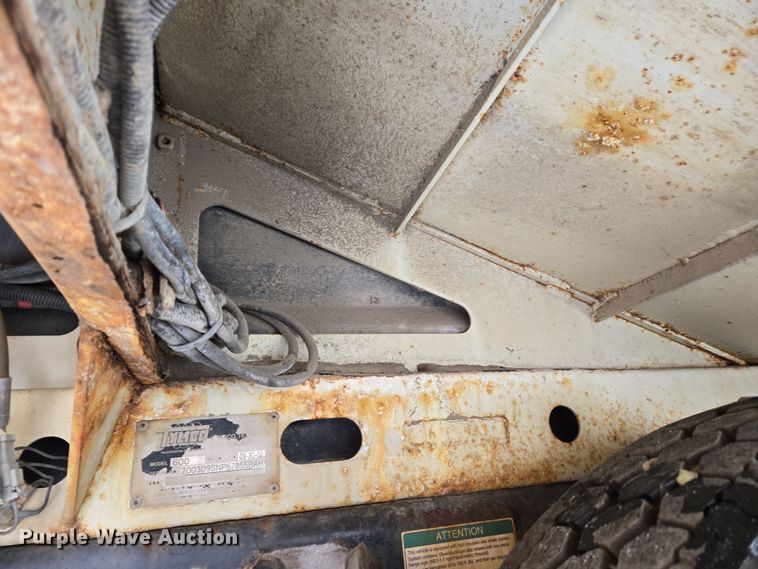 image for item EC4012 2003 Freightliner FC70 street sweeper truck