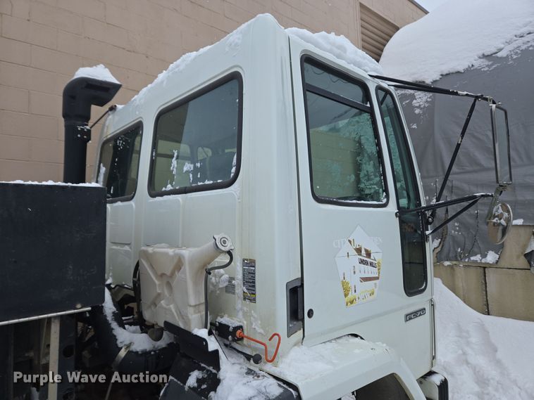 image for item EC4012 2003 Freightliner FC70 street sweeper truck