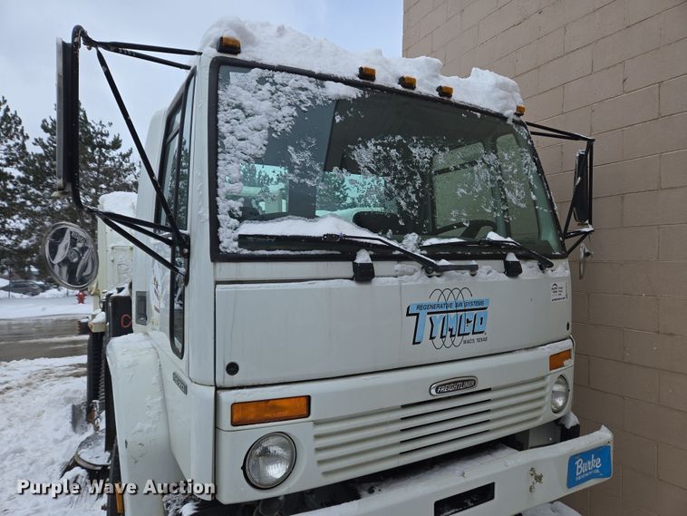 image for item EC4012 2003 Freightliner FC70 street sweeper truck