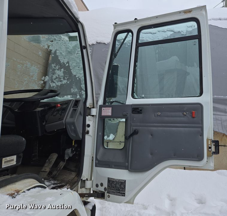 image for item EC4012 2003 Freightliner FC70 street sweeper truck