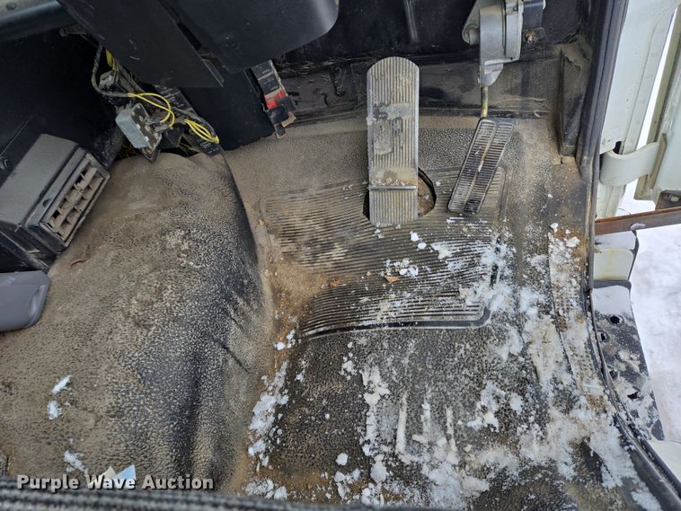 image for item EC4012 2003 Freightliner FC70 street sweeper truck