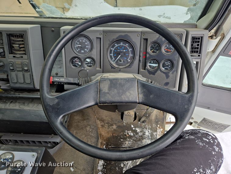 image for item EC4012 2003 Freightliner FC70 street sweeper truck