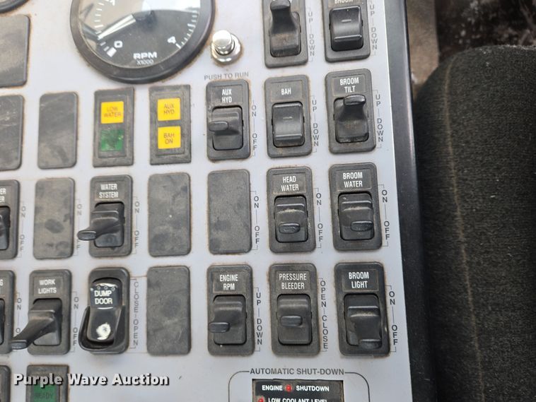 image for item EC4012 2003 Freightliner FC70 street sweeper truck