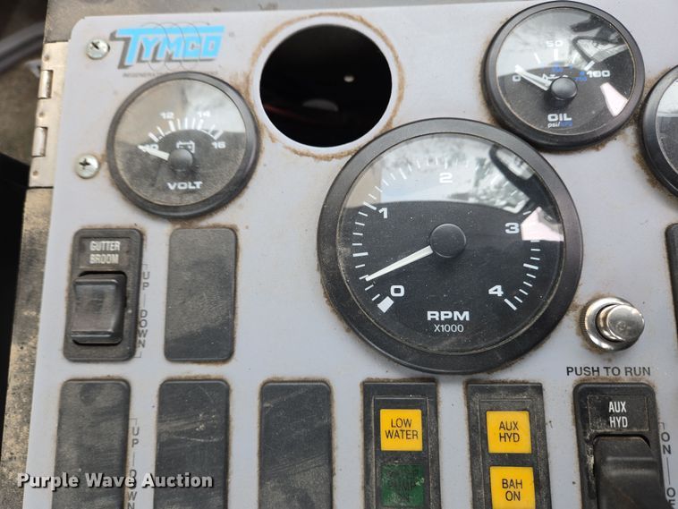 image for item EC4012 2003 Freightliner FC70 street sweeper truck