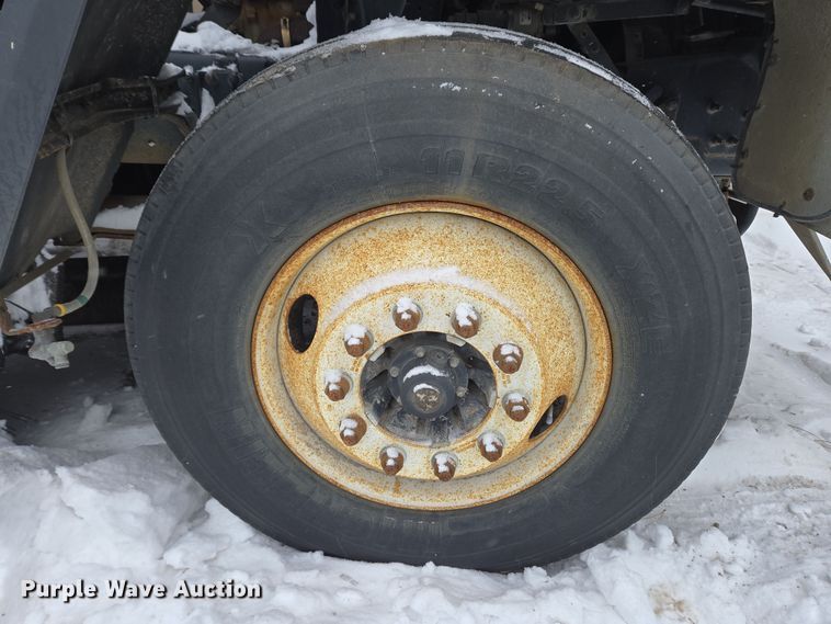 image for item EC4012 2003 Freightliner FC70 street sweeper truck