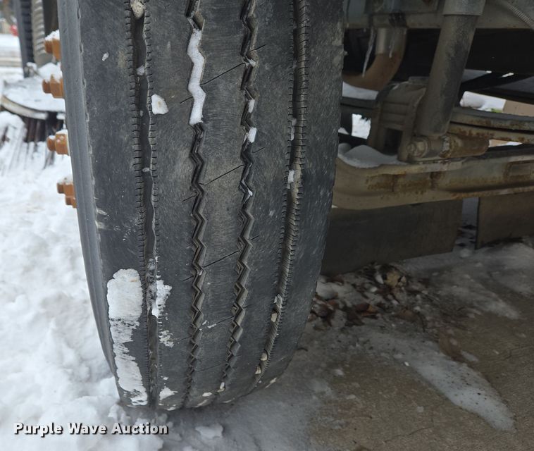 image for item EC4012 2003 Freightliner FC70 street sweeper truck