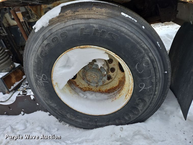 image for item EC4012 2003 Freightliner FC70 street sweeper truck