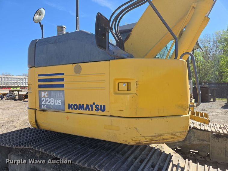 image for item EC4199 2008 Komatsu PC228USLC-3E0 excavator
