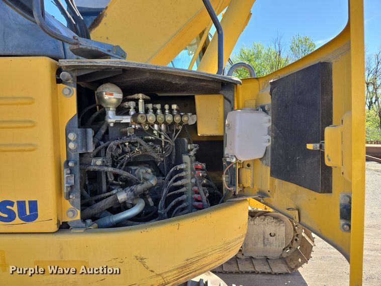 image for item EC4199 2008 Komatsu PC228USLC-3E0 excavator