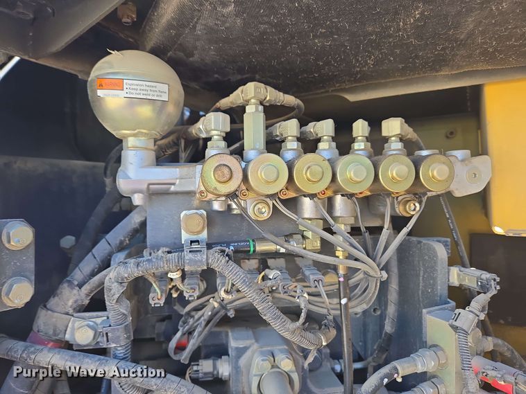 image for item EC4199 2008 Komatsu PC228USLC-3E0 excavator