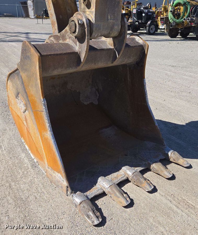 image for item EC4199 2008 Komatsu PC228USLC-3E0 excavator