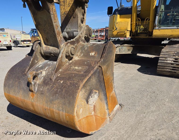 image for item EC4199 2008 Komatsu PC228USLC-3E0 excavator
