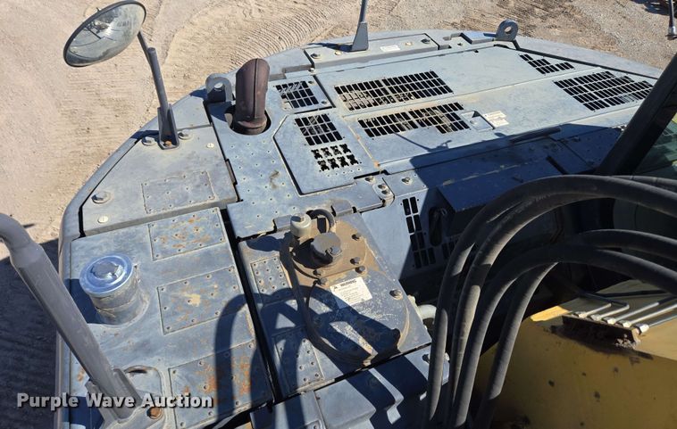 image for item EC4199 2008 Komatsu PC228USLC-3E0 excavator