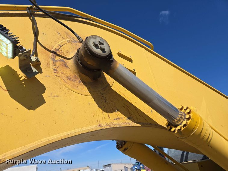 image for item EC4199 2008 Komatsu PC228USLC-3E0 excavator