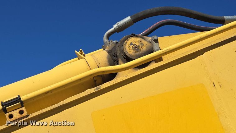 image for item EC4199 2008 Komatsu PC228USLC-3E0 excavator
