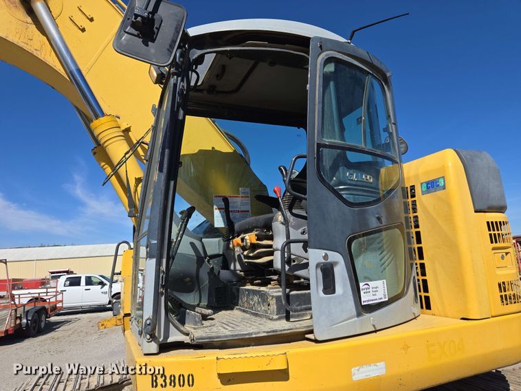 image for item EC4199 2008 Komatsu PC228USLC-3E0 excavator