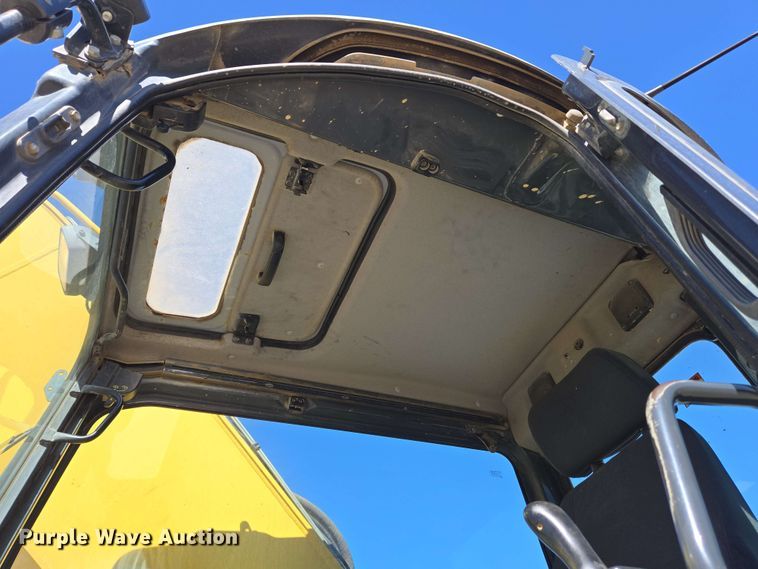 image for item EC4199 2008 Komatsu PC228USLC-3E0 excavator