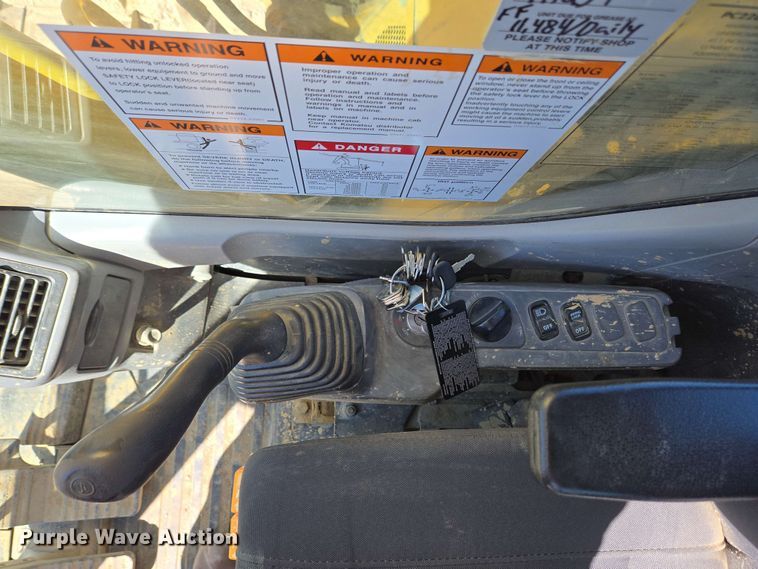 image for item EC4199 2008 Komatsu PC228USLC-3E0 excavator