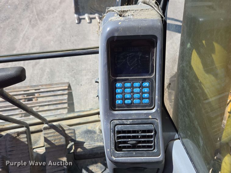 image for item EC4199 2008 Komatsu PC228USLC-3E0 excavator