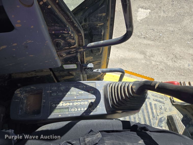 image for item EC4199 2008 Komatsu PC228USLC-3E0 excavator