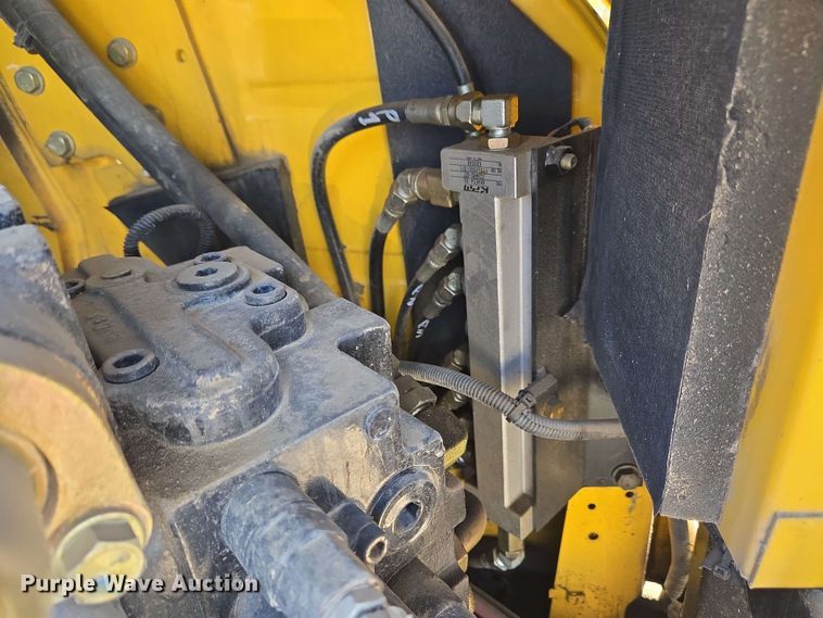 image for item EC4200 2009 Kobelco SK-140SRLC excavator