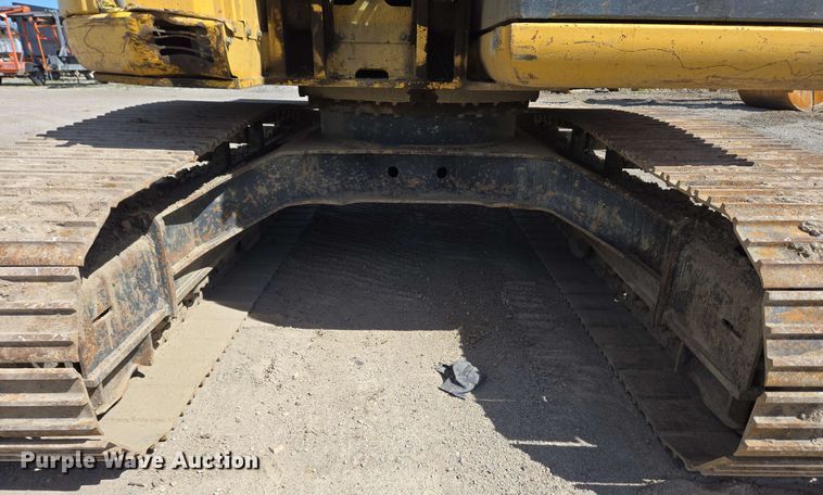 image for item EC4200 2009 Kobelco SK-140SRLC excavator