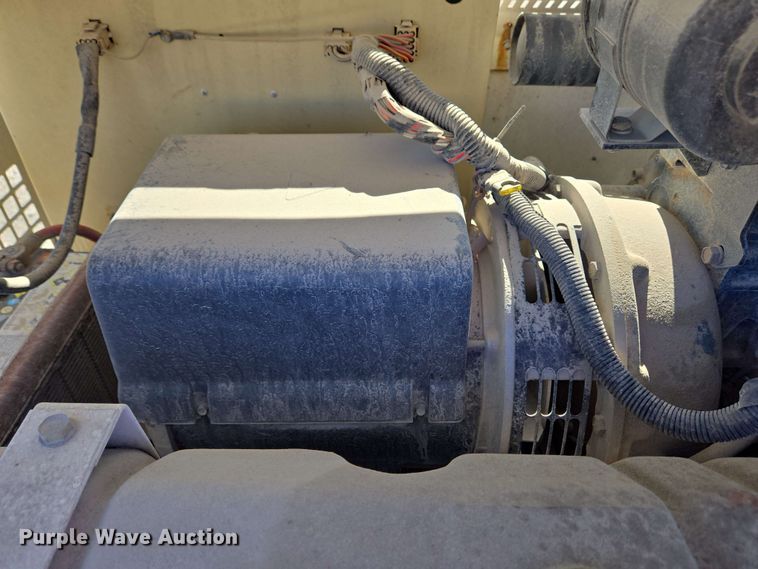 image for item EC4202 2002 Bobcat Daylight light plant