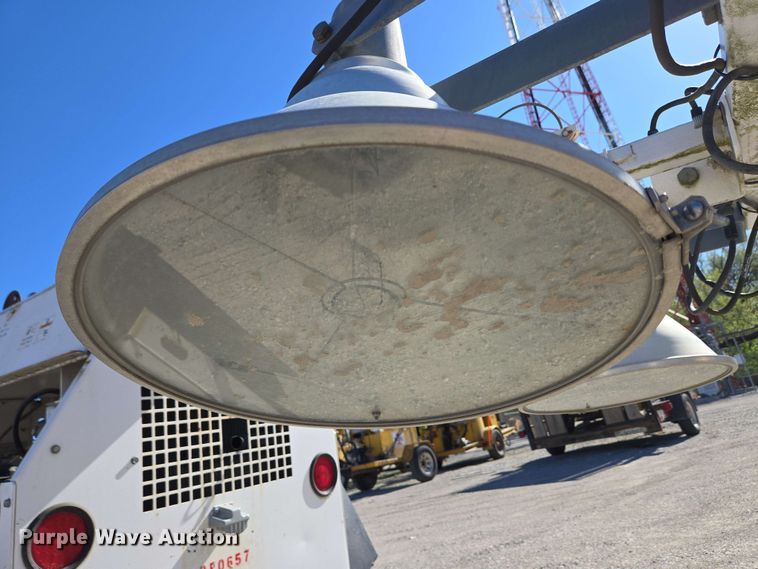 image for item EC4202 2002 Bobcat Daylight light plant