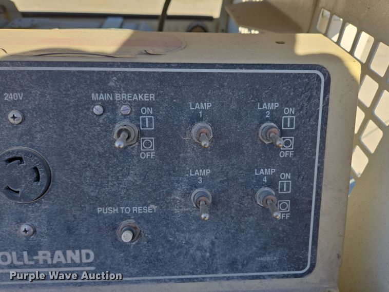 image for item EC4202 2002 Bobcat Daylight light plant