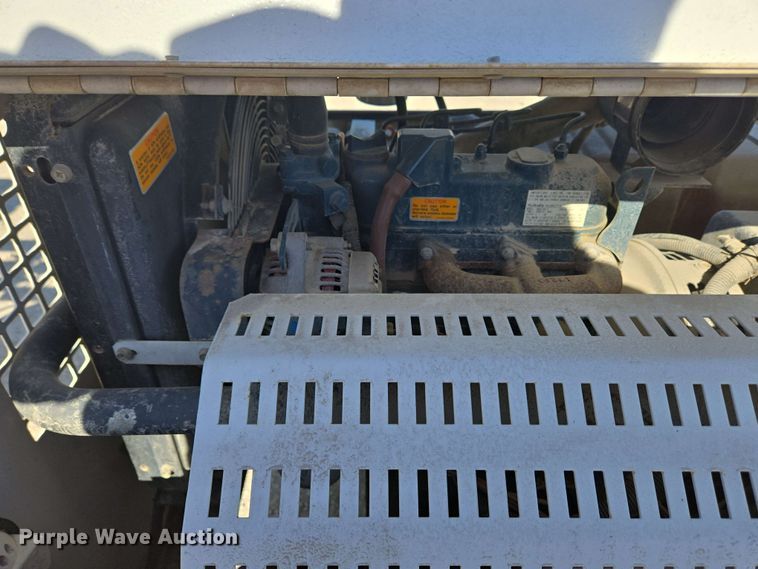 image for item EC4202 2002 Bobcat Daylight light plant