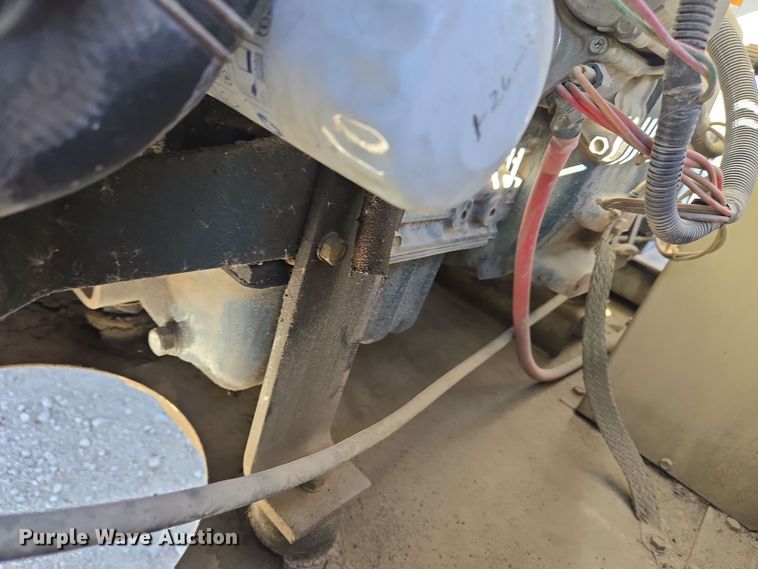 image for item EC4202 2002 Bobcat Daylight light plant