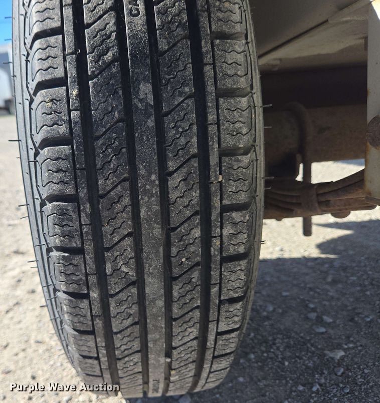 image for item EC4202 2002 Bobcat Daylight light plant