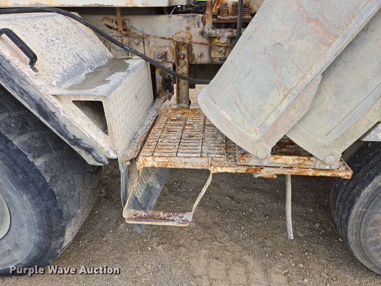 image for item EC4204 2019 Indiana Phoenix INC Mixer ready mix truck