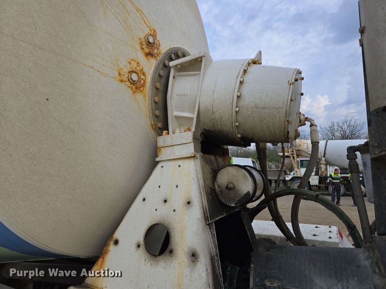 image for item EC4204 2019 Indiana Phoenix INC Mixer ready mix truck