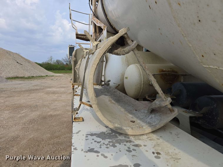 image for item EC4204 2019 Indiana Phoenix INC Mixer ready mix truck