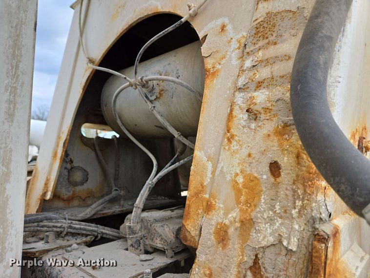 image for item EC4204 2019 Indiana Phoenix INC Mixer ready mix truck