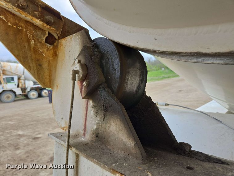 image for item EC4204 2019 Indiana Phoenix INC Mixer ready mix truck