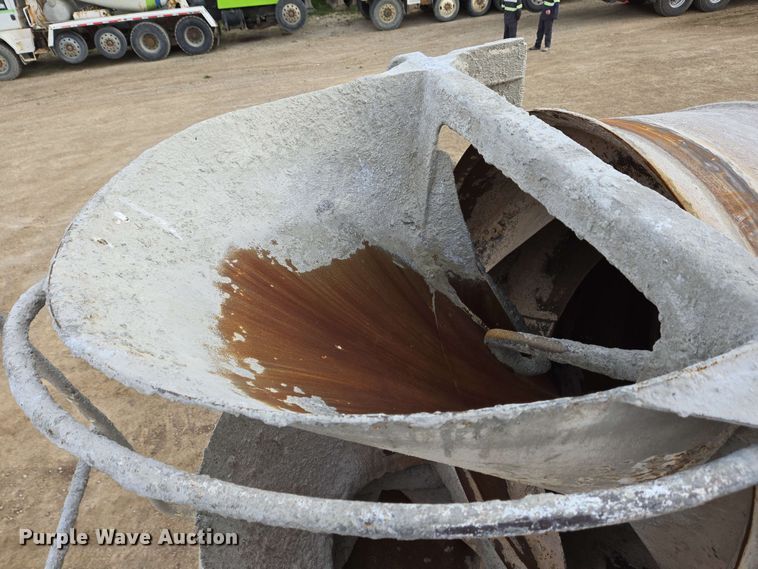 image for item EC4204 2019 Indiana Phoenix INC Mixer ready mix truck