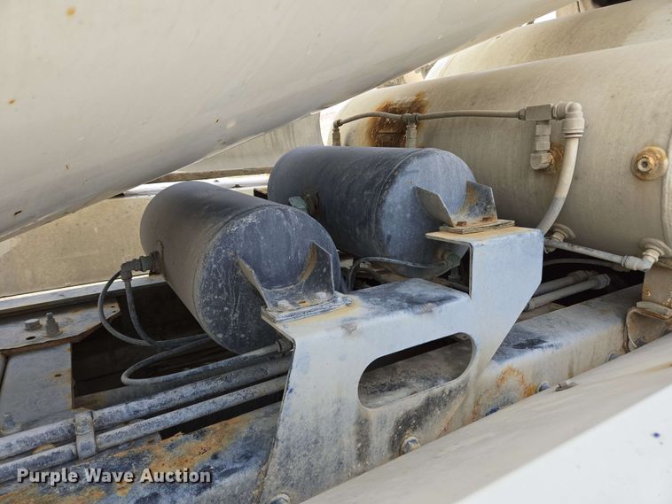 image for item EC4204 2019 Indiana Phoenix INC Mixer ready mix truck