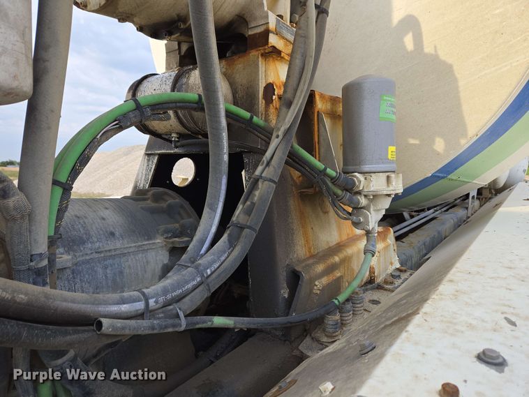 image for item EC4204 2019 Indiana Phoenix INC Mixer ready mix truck