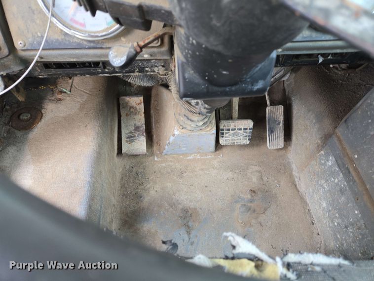 image for item EC4204 2019 Indiana Phoenix INC Mixer ready mix truck