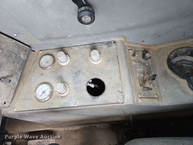 image for item EC4204 2019 Indiana Phoenix INC Mixer ready mix truck