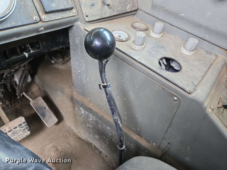 image for item EC4204 2019 Indiana Phoenix INC Mixer ready mix truck