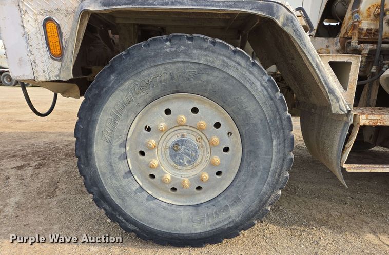 image for item EC4204 2019 Indiana Phoenix INC Mixer ready mix truck